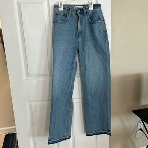 Abercrombie curve love the 90s relaxed high rise jean size 26 (2R)
